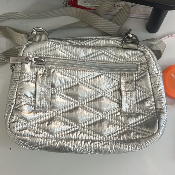 Baggalini Silver Quilted Crossbody Bag/ Fanny Pack - Picture 5 of 5